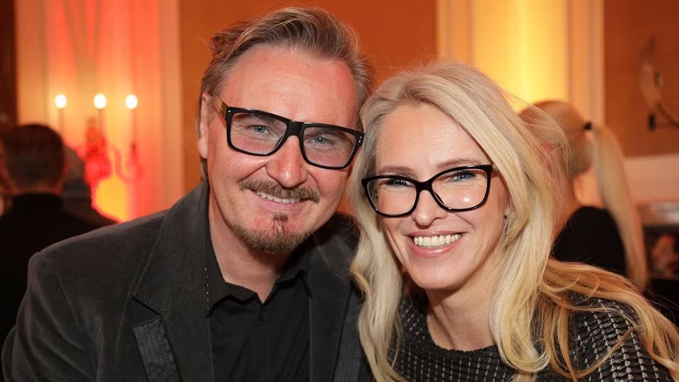 Ein schönes und erholsames Wochenende wünscht euch Nik P. und seine Frau Gabriele. 😃