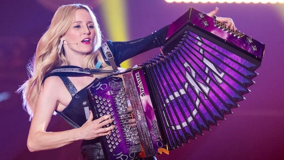 Melissa Naschenweng mit großem Auftritt am Ballermann.