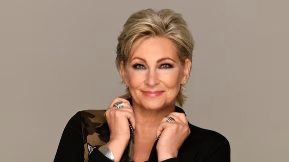 Wir von Lieblingsschlager wünschen Claudia Jung