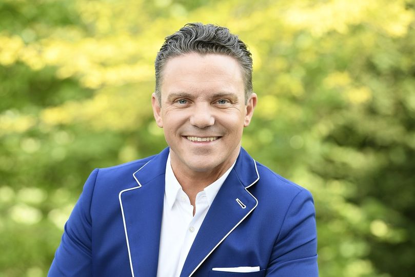 Einen tolle und erfolgreiche Woche wünscht euch der ,,Immer wieder Sonntags'' Moderator und Schlagersänger Stefan Mross.😃