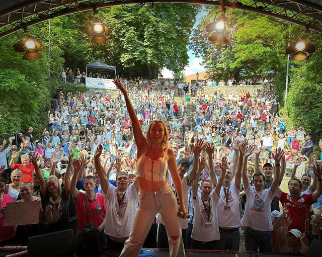 🌟🎤 Anna-Carina Woitschack live in Wolmirstedt! 🎉✨