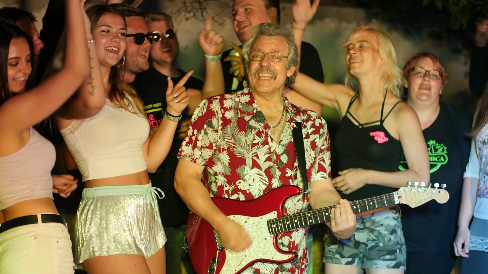 🏆Schweizer Gitarrist und Sänger Rolf Wegmann an der Spitze der Schweizer iTunes Charts! 🏆