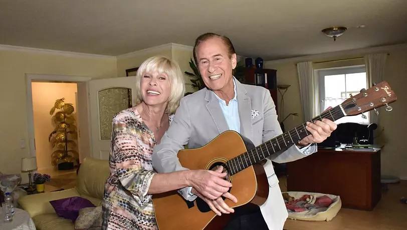 Ein tolles und erholsames Wochenende wünscht euch Michael Holm und seine Frau Beate.😃