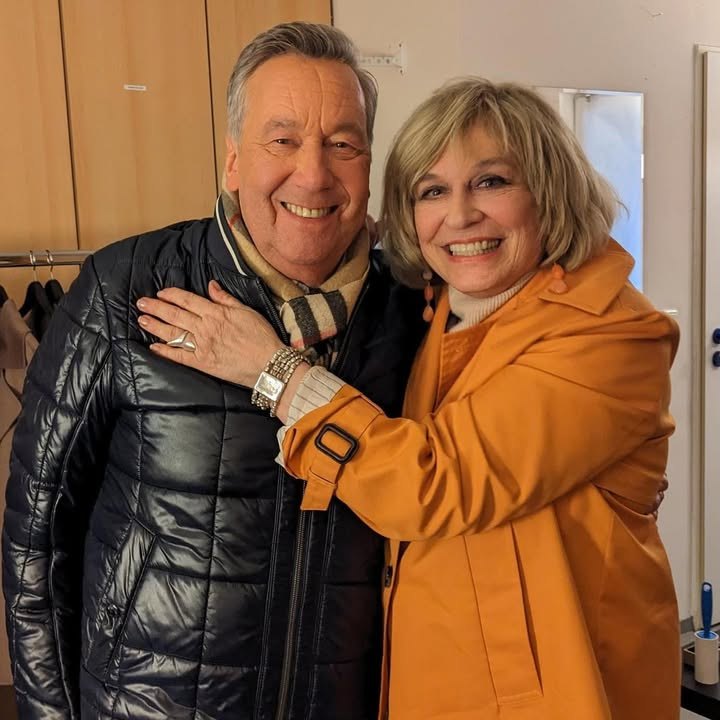 Eine gute und erfolgreiche Woche wünschen euch Roland Kaiser und Mary Roos.😃