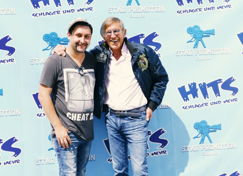 Happy Birthday!!!! Heute vor 80 Jahren ist Jonny Hill, der mit "Ruf Teddybär eins-vier" einen Hit landete, in Graz als Ferenc Gillming gebor…