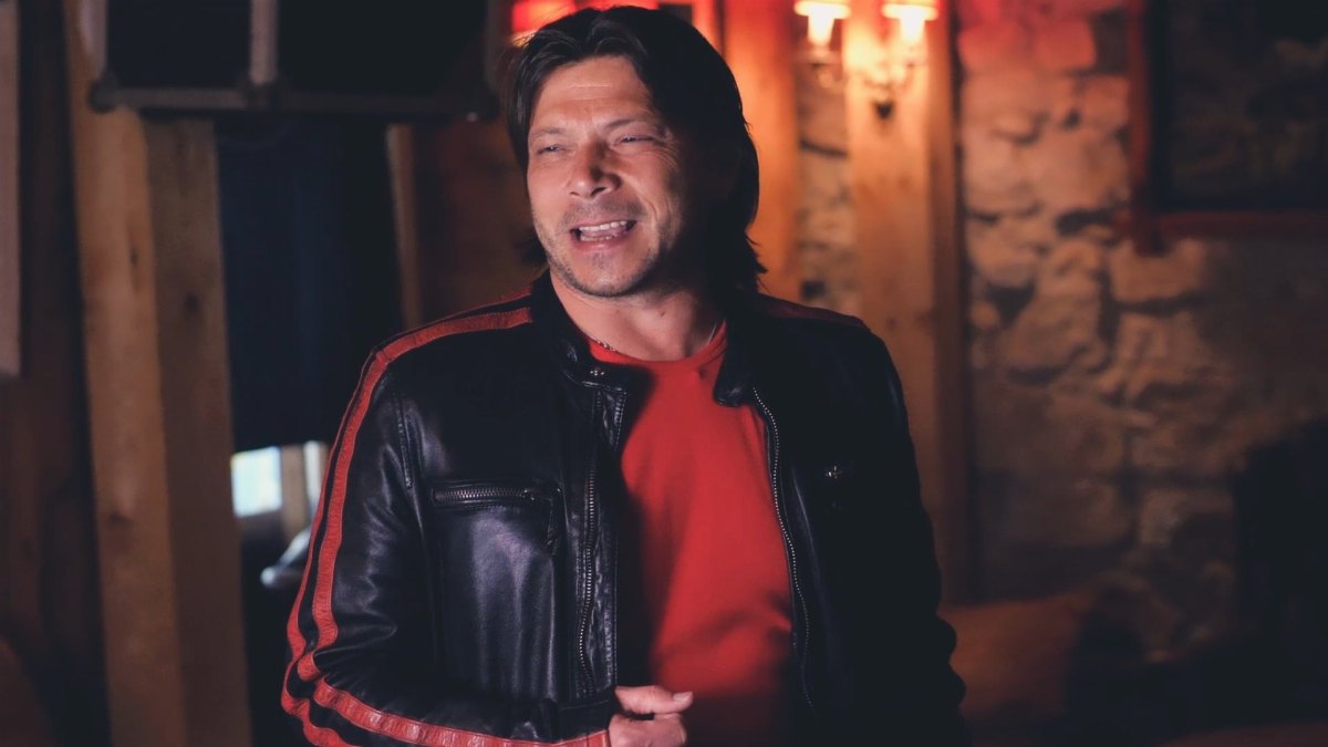 schwiizerMix alias Michel Moser hat die Coronazeit für intensive Studioarbeiten genutzt und bringt mit der neuen Single "Verlorni Zyte" den…