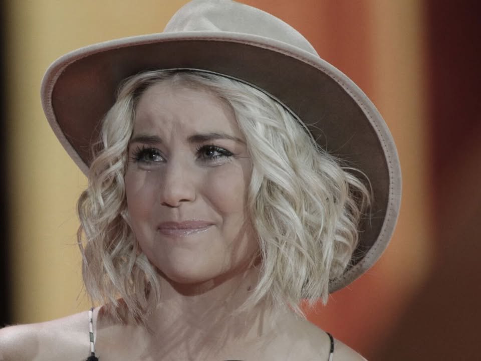 Beatrice Egli mit Tränenbeichte.