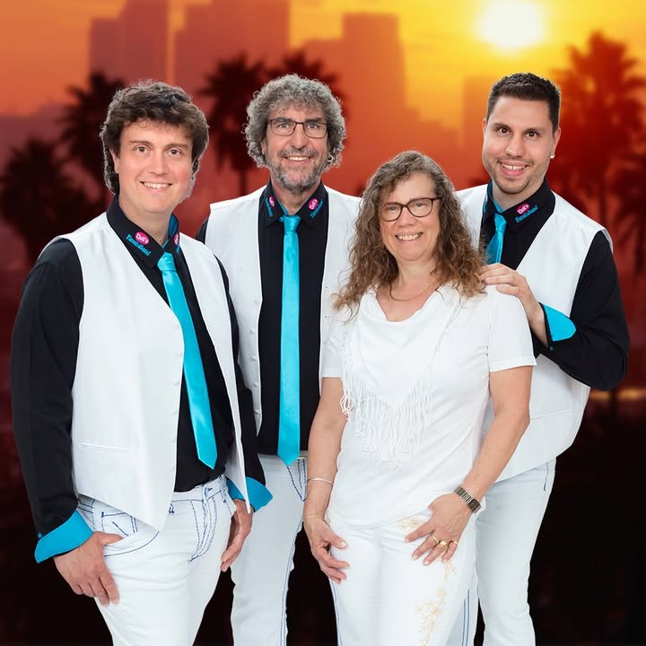 Die Schweizer Familienband UFB, auch bekannt als Ueli's Family Band, präsentiert am 24.03.2023 ihre neueste Single "Wir spielen heut in Holl…