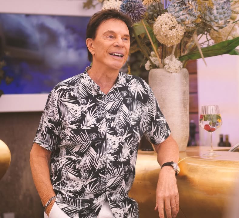 Dieter Dornigs neue Single "GIN WILD BERRY LIPPEN" ist eine wunderbare musikalische Darbietung, die uns an eine unvergessliche Sommernacht,…