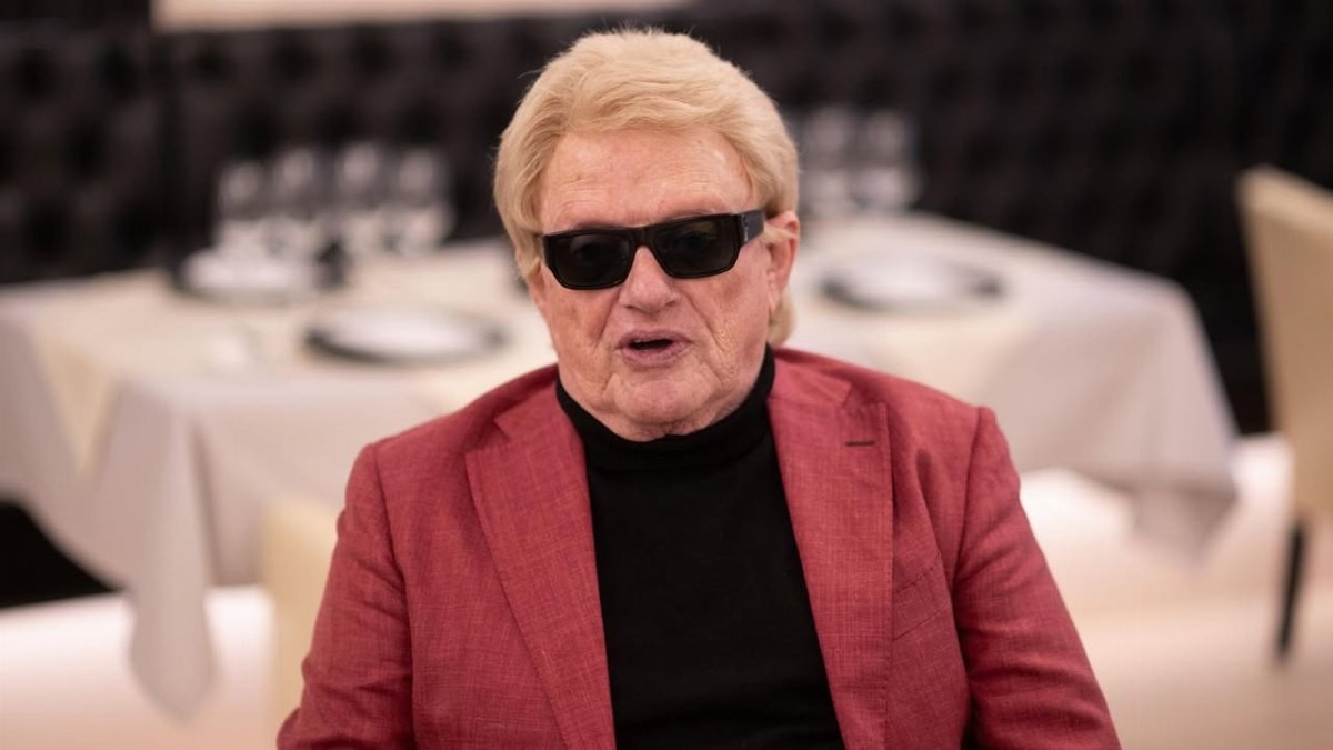 Heino findet neues Zuhause in Kitzbühel zusammen mit Manager-Familie